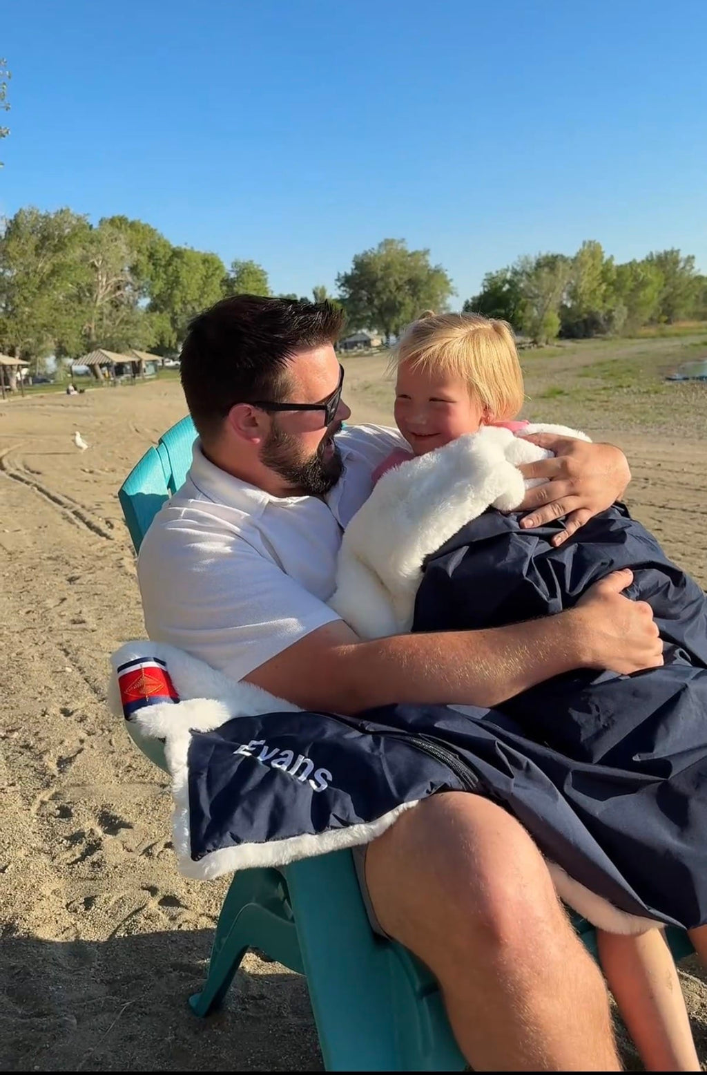 Waterproof Windproof Outdoor Lap Blanket | Pretty Rugged