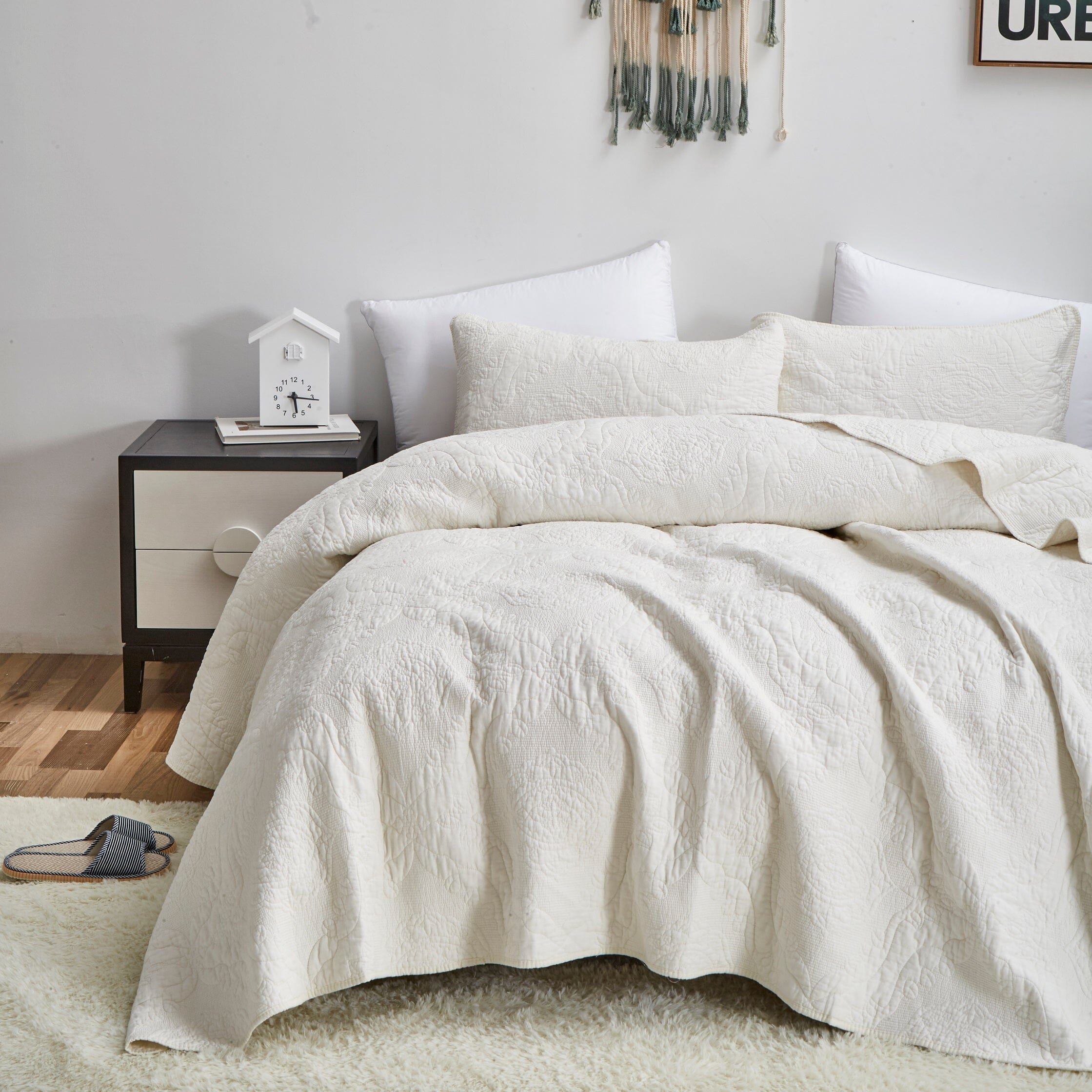 Tache Vanilla Cream Ivory Paisley  Cotton Quilt Set
