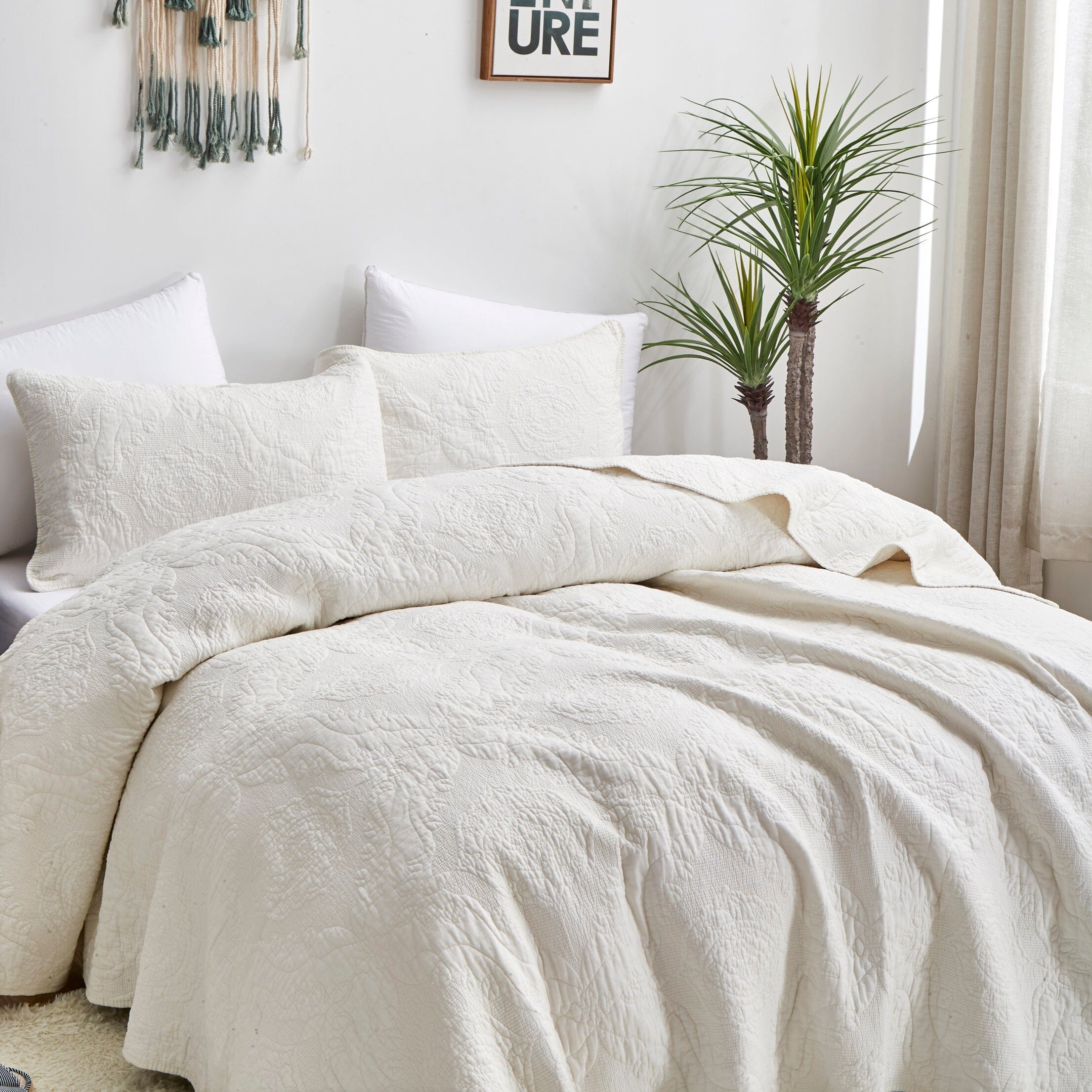 Tache Vanilla Cream Ivory Paisley  Cotton Quilt Set