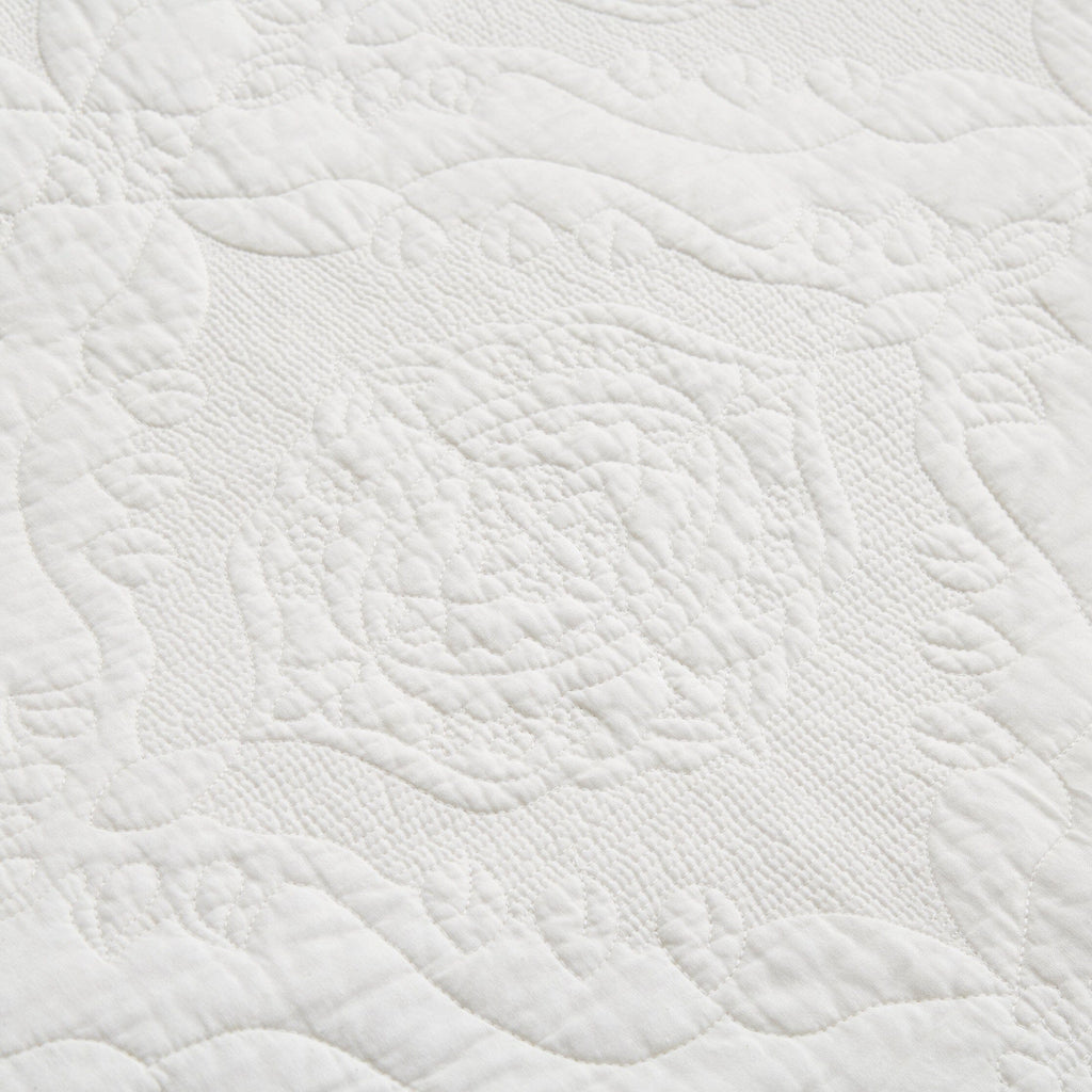 Tache Vanilla Cream Ivory Paisley  Cotton Quilt Set