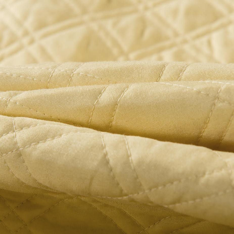 Tache Buttercup Puffs Yellow Diamond Matelasse Scalloped Quilt Set