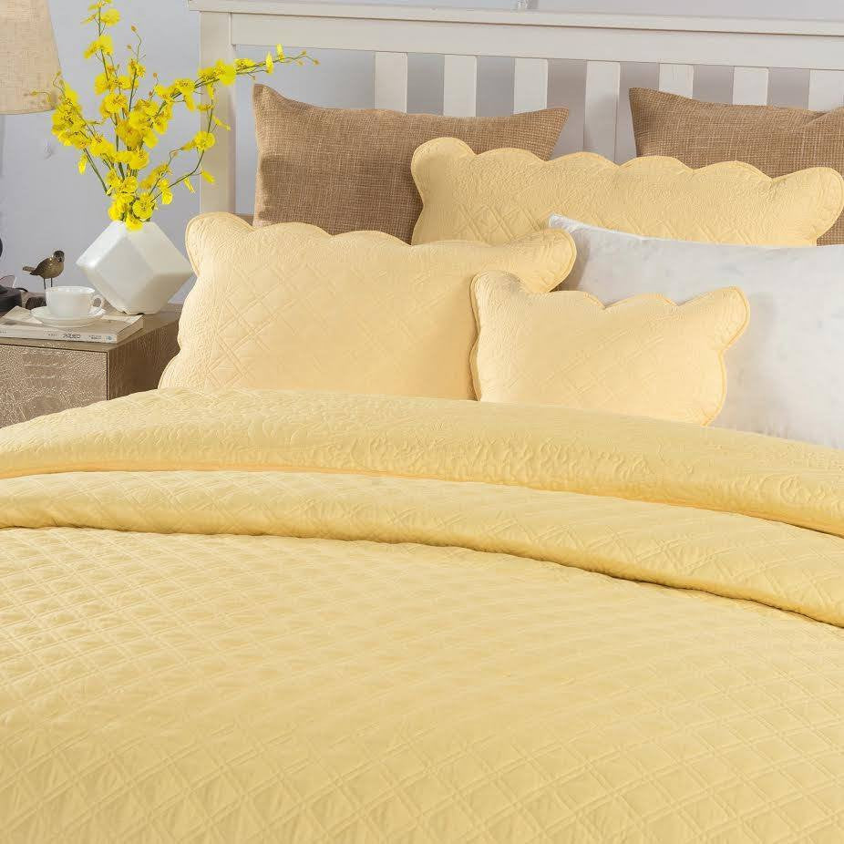 Tache Buttercup Puffs Yellow Diamond Matelasse Scalloped Quilt Set