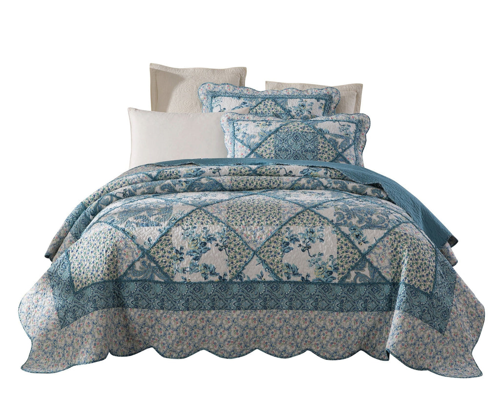 Tache Petal Dance White Blue Floral Paisley Cotton Patchwork Quilt Set