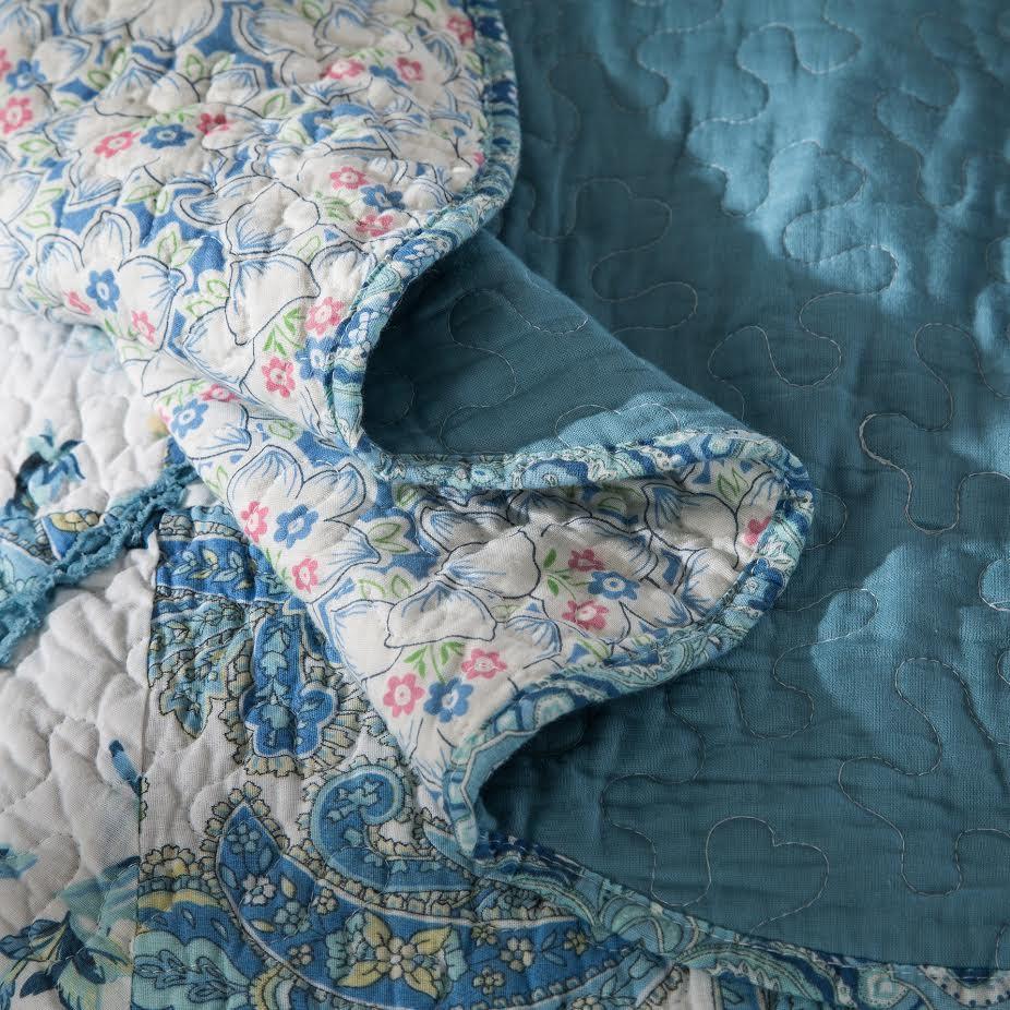 Tache Petal Dance White Blue Floral Paisley Cotton Patchwork Quilt Set