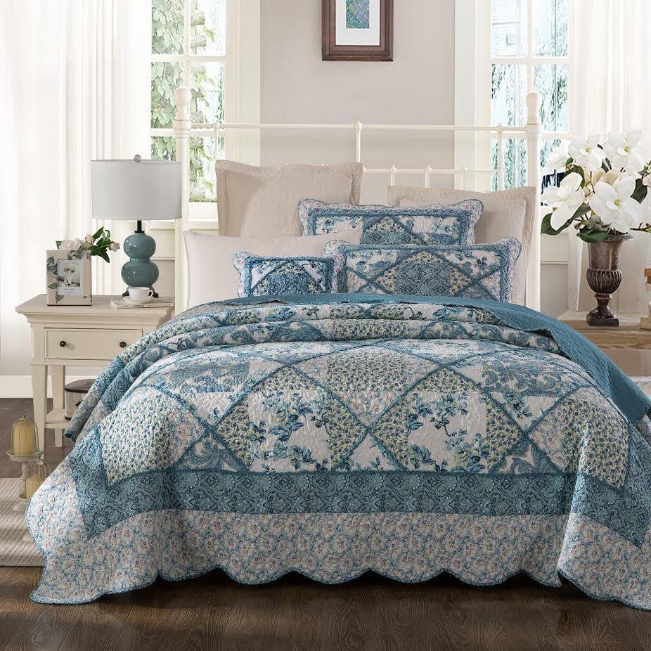 Tache Petal Dance White Blue Floral Paisley Cotton Patchwork Quilt Set