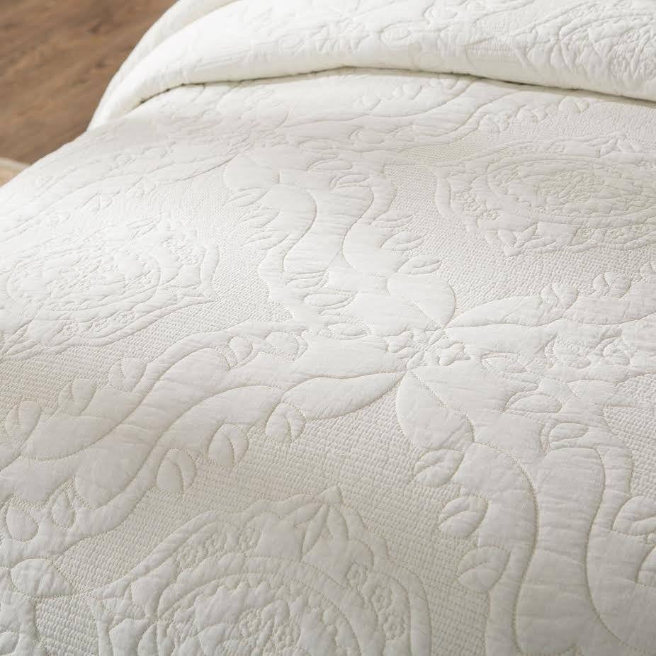 Tache Vanilla Cream Ivory Paisley  Cotton Quilt Set